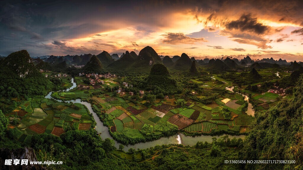 黄昏下的美丽园林景观