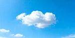 蓝天下的孤独白云