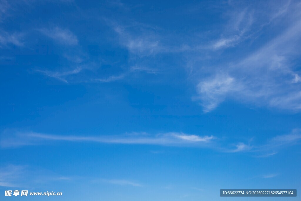 晴朗蓝天飘逸白云