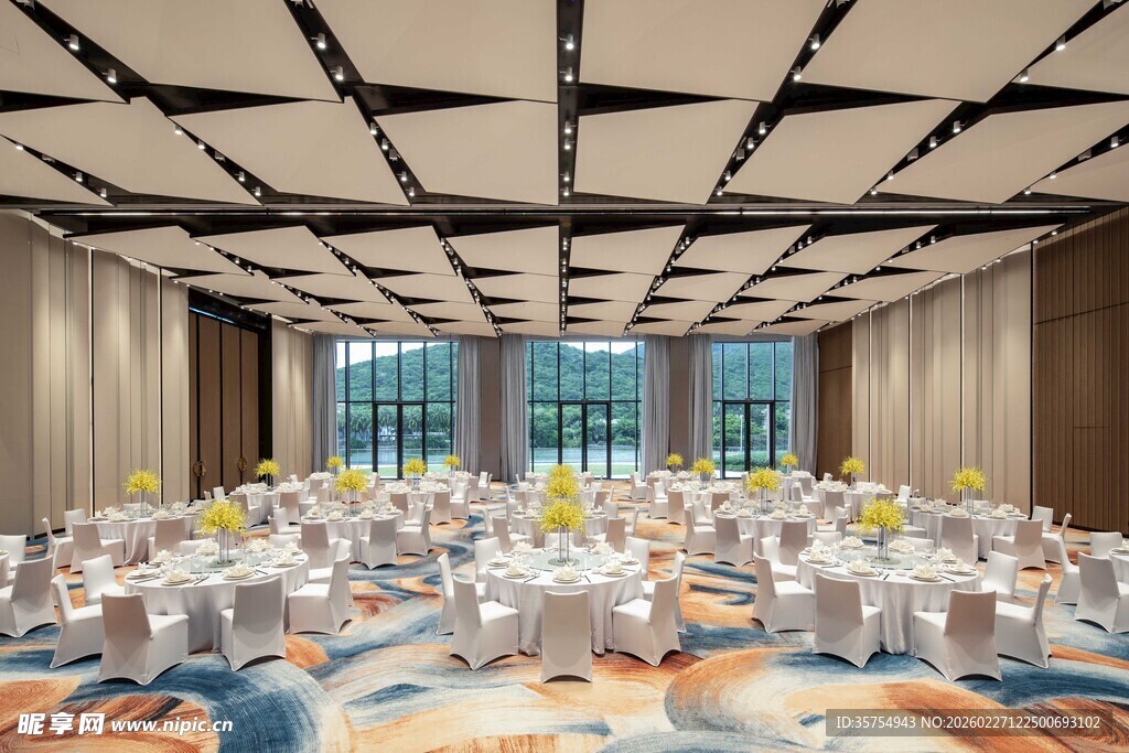 豪华宴会厅布置精美场景