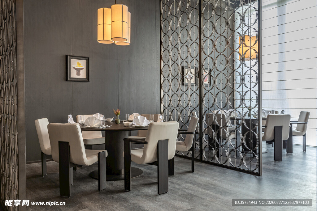 现代中式餐厅优雅用餐区