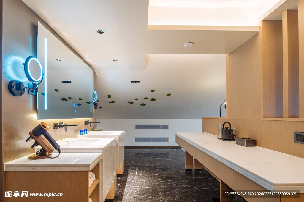 现代简约风格的浴室空间