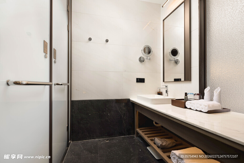 现代简约风浴室空间