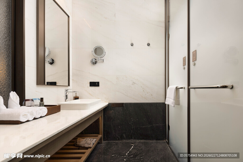 现代简约风格的浴室空间