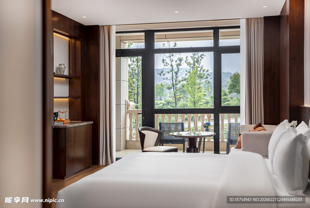 温馨舒适的酒店卧室空间