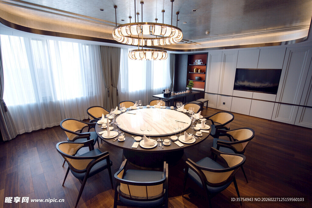 豪华大气的圆形会议室内景