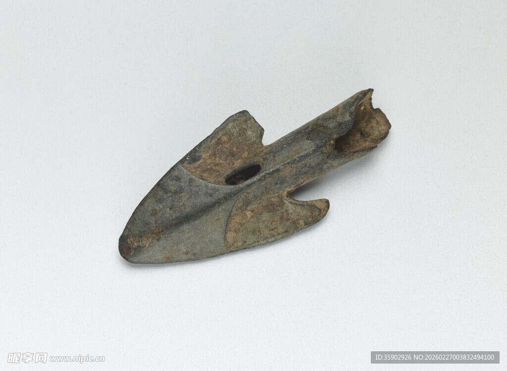 古代青铜鱼形器物