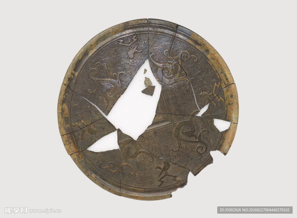 古铜镜上的独特镂空图案