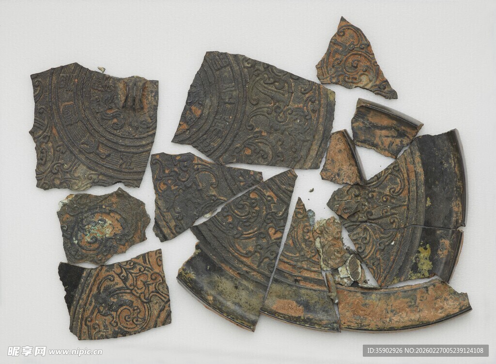 古代青铜碎片