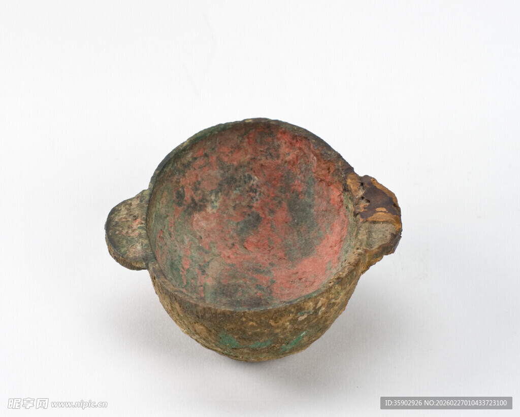 古代双耳青铜器皿