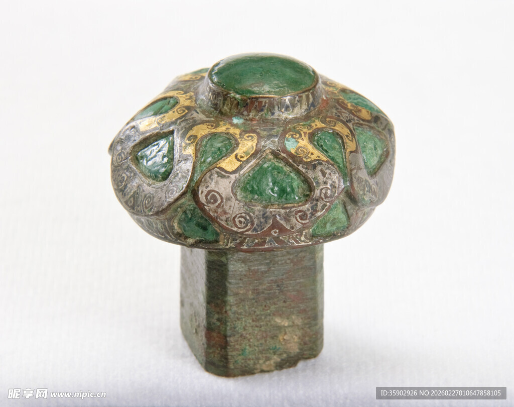 精美镶嵌玉石金属器物