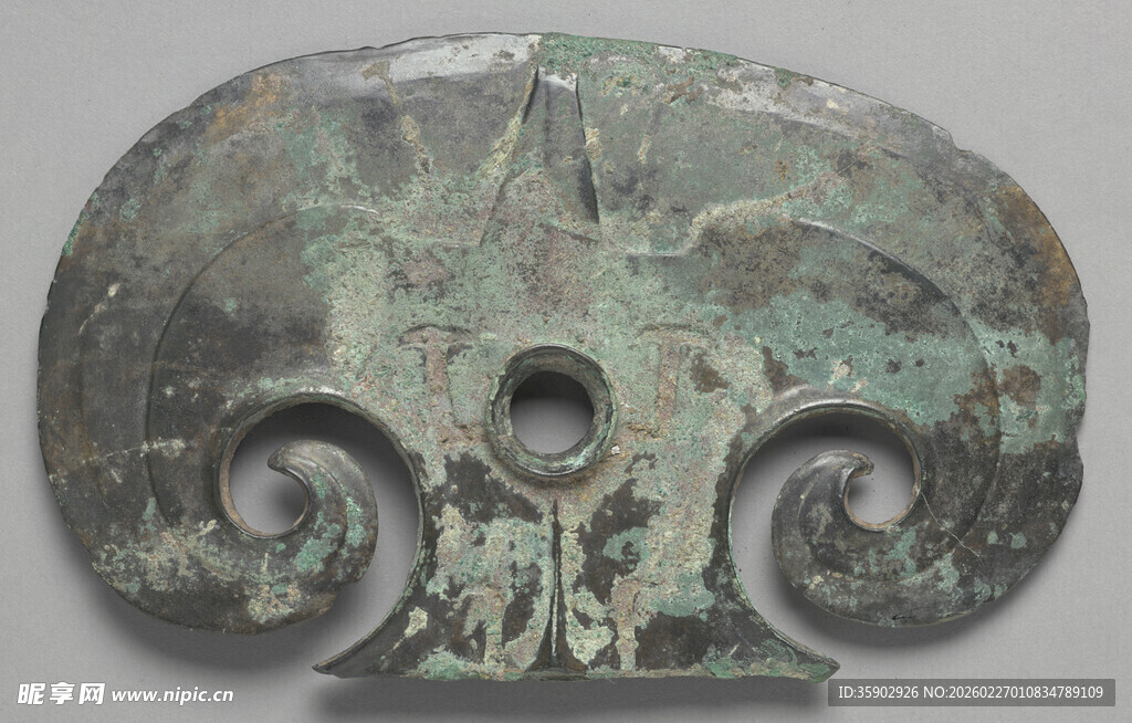 青铜饰件古韵流转