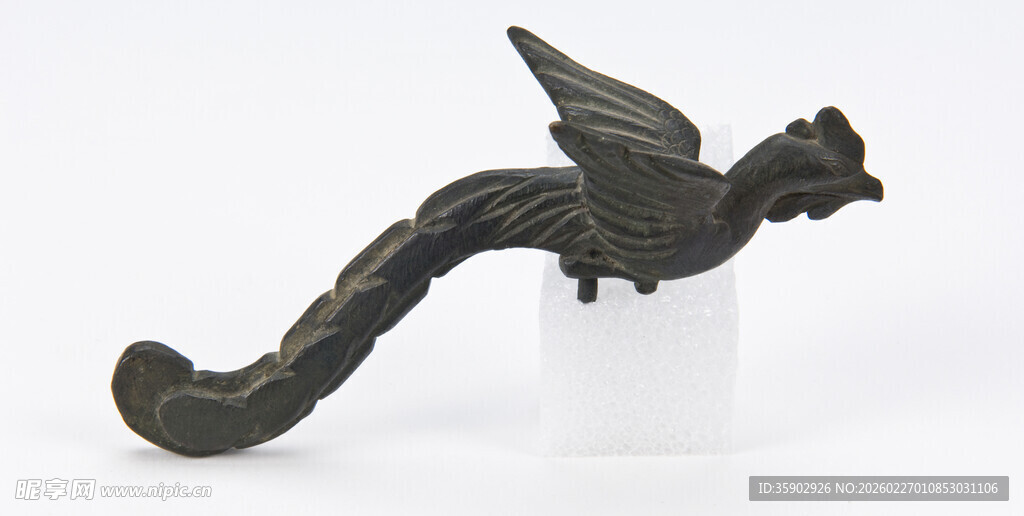 黑色飞翼造型金属工艺品