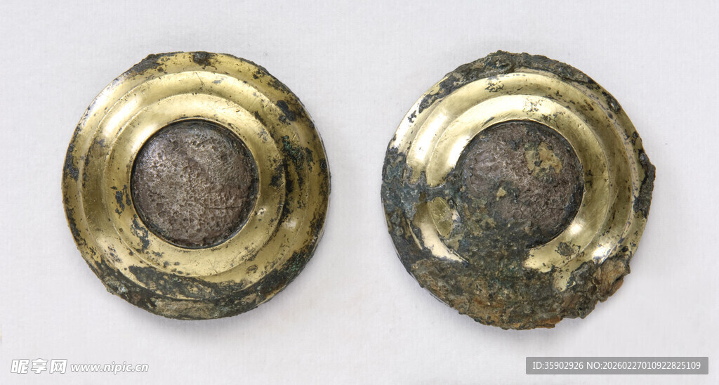 古旧黄铜圆饰件