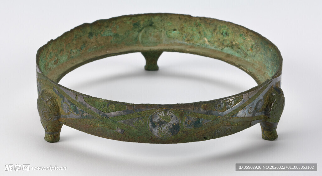 三足青铜环形器