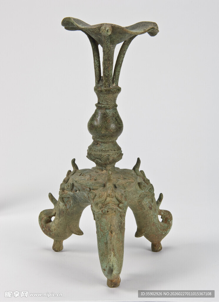 青铜三足花形底座