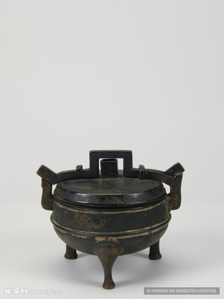古朴青铜鼎
