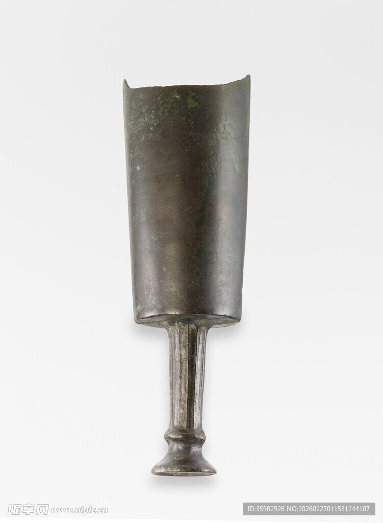 古代金属高脚杯