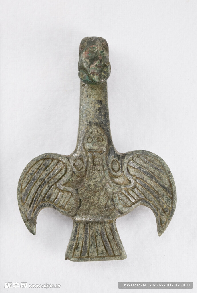 青铜鸟形器物