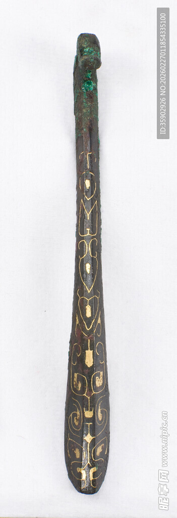 精美古代花纹长柄器物