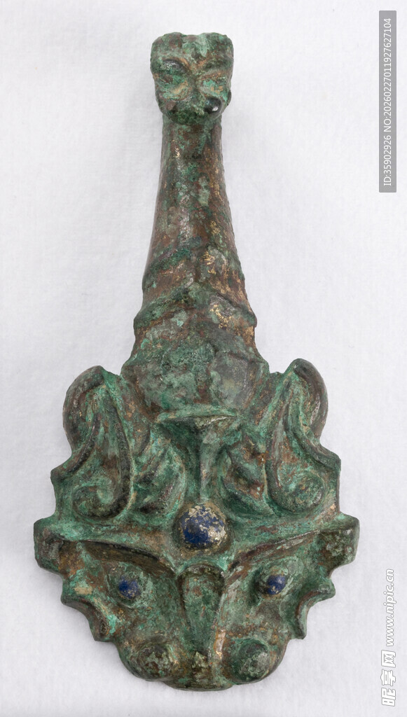 青铜装饰器物造型精美