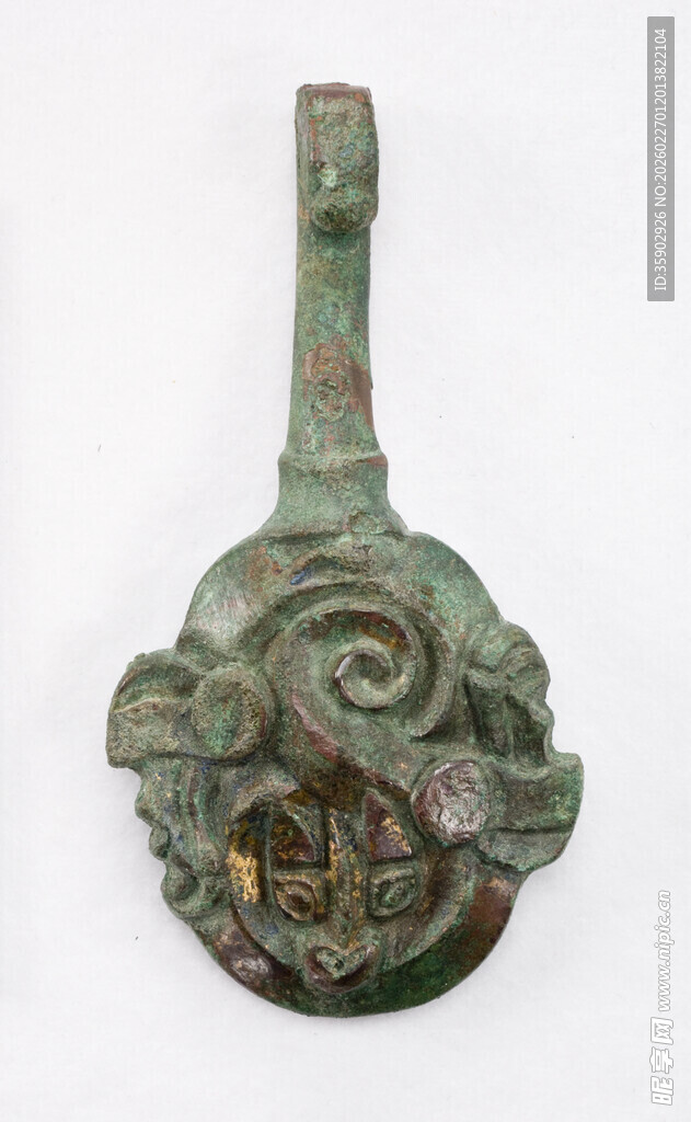 青铜兽面纹带柄文物