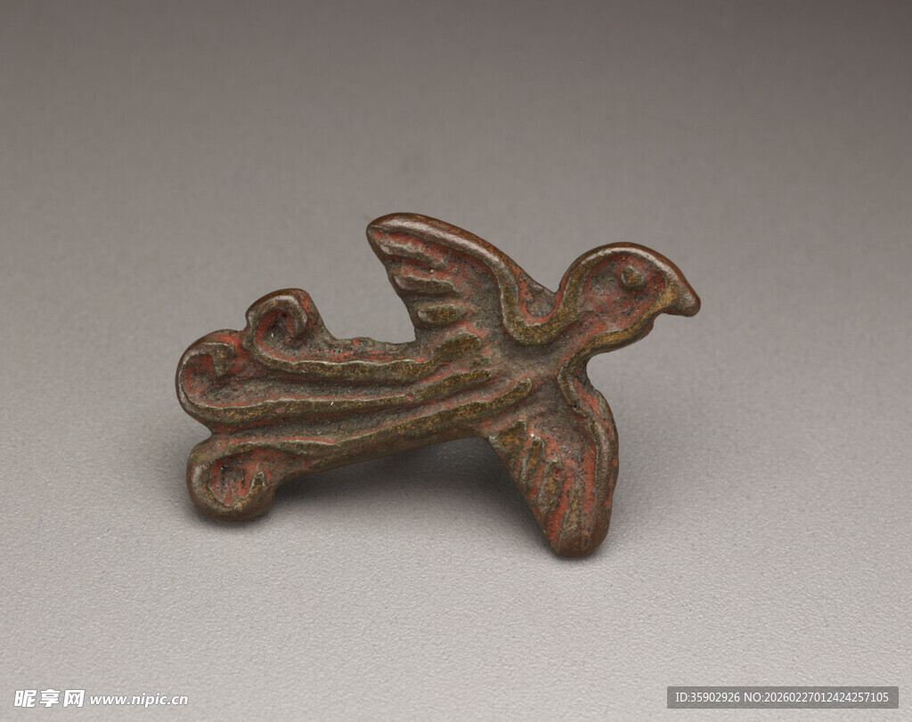 古铜飞鸟形器物