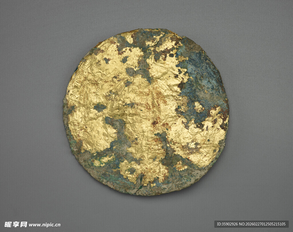 古旧斑驳圆形金属器物