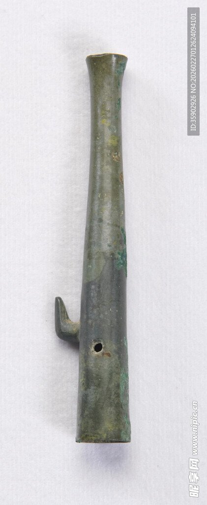 青铜长管形器
