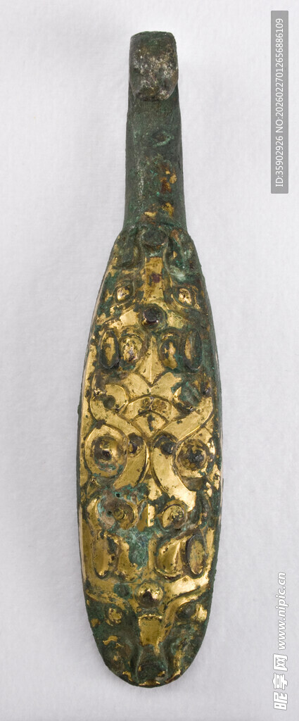 精美古花瓶饰以华丽金纹