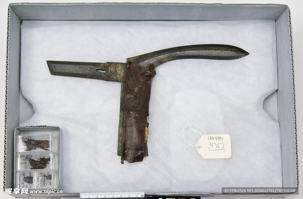 古代青铜戈文物展示