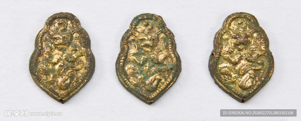 三枚精美古金饰