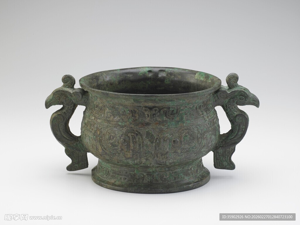 双兽耳青铜容器