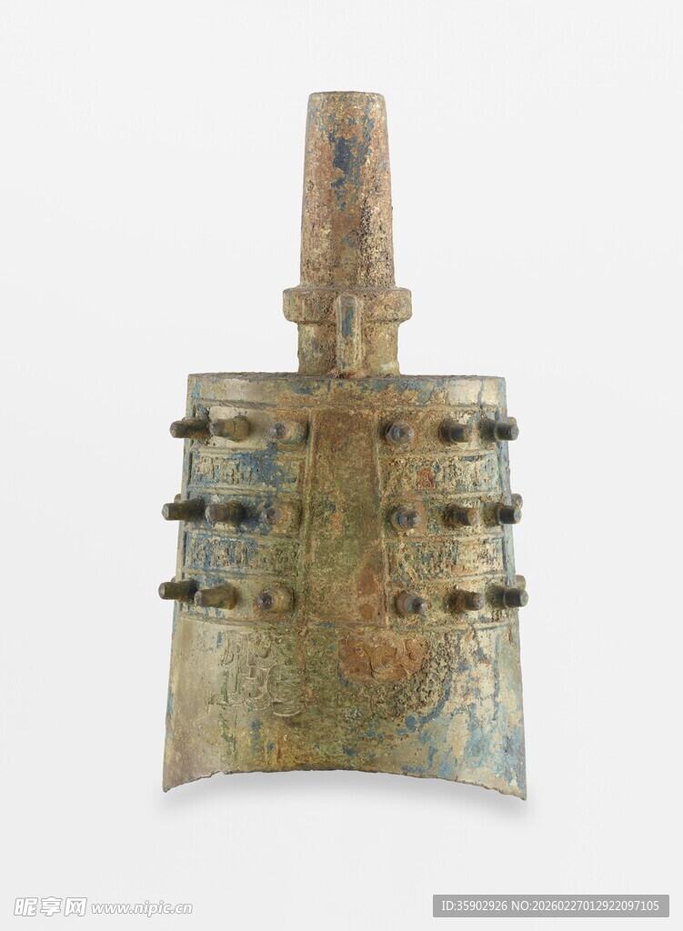 青铜编钟造型古朴精美