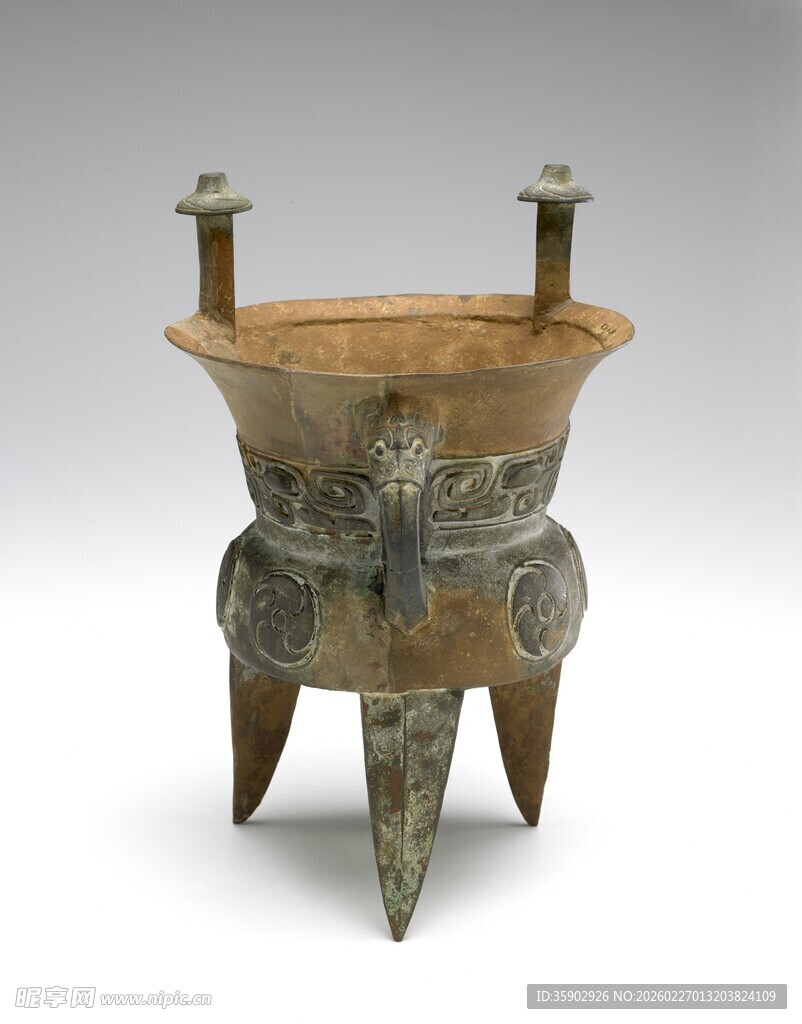 青铜三足鼎