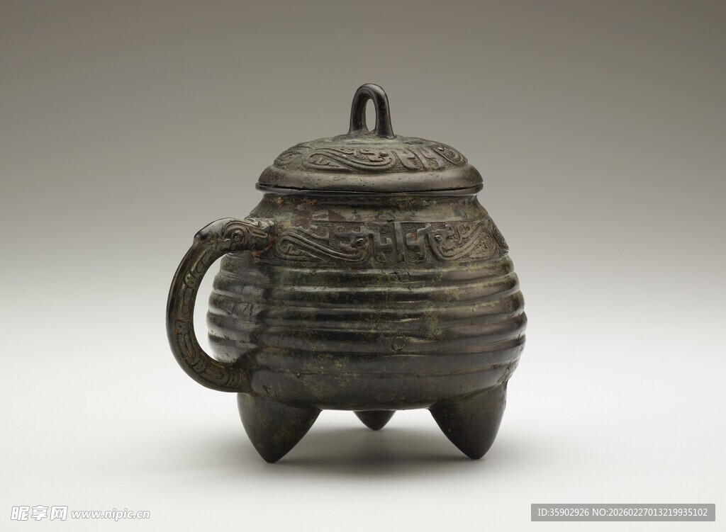 古朴三足青铜香炉