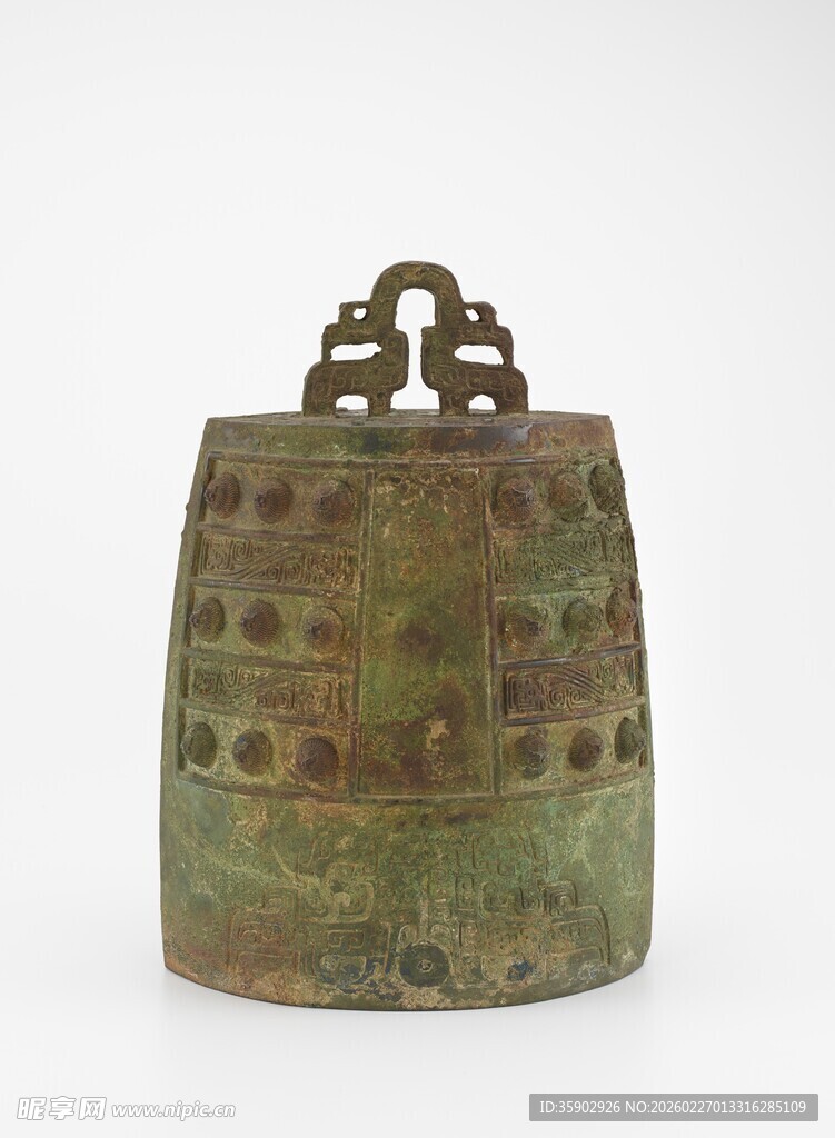 青铜编钟造型古朴典雅