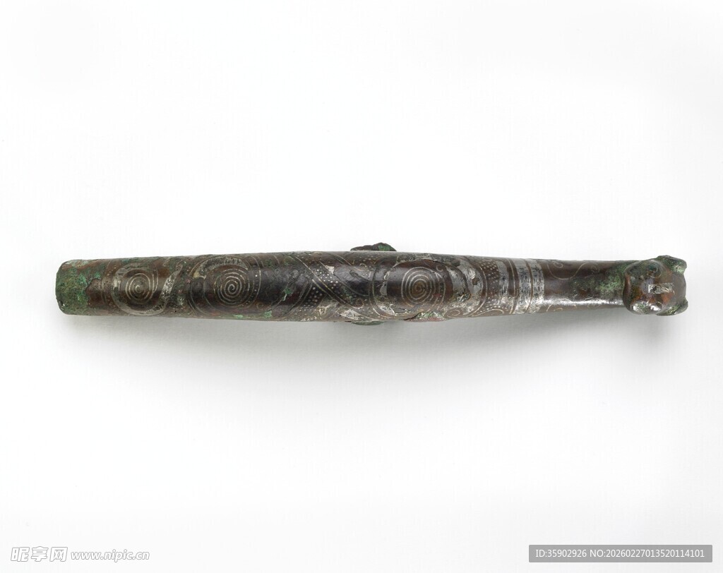 古老金属长器物