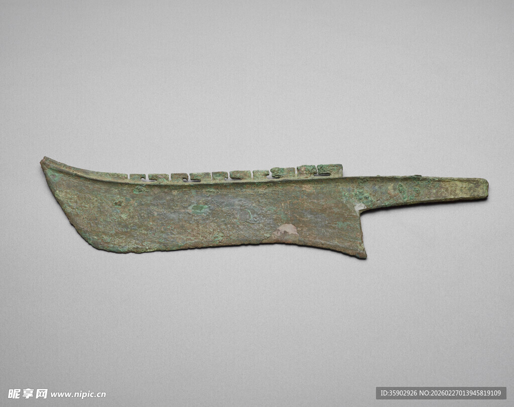 青铜刀造型古朴独特