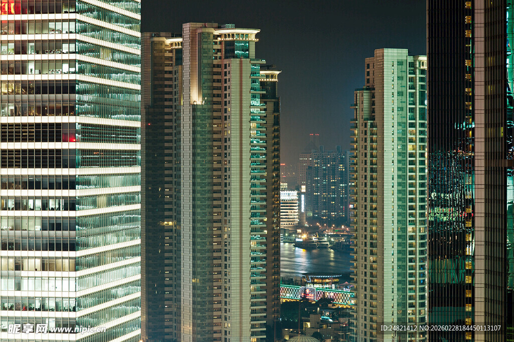 都市璀璨夜景高楼林立