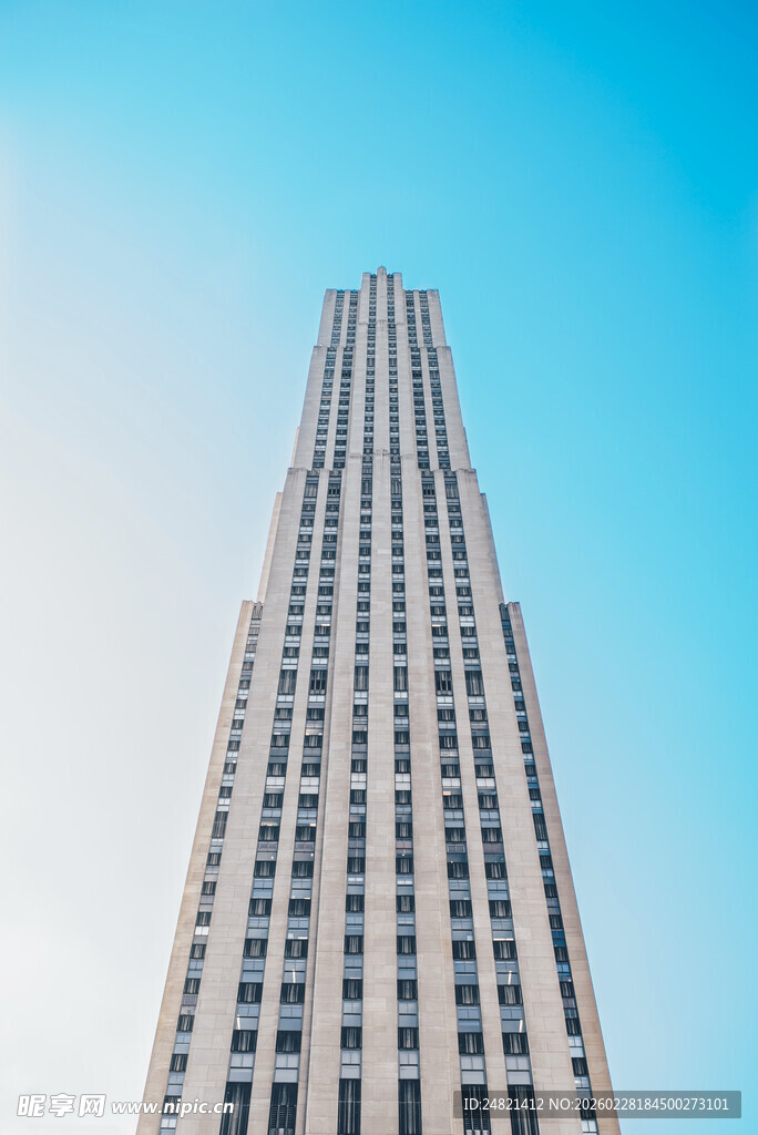 高耸入云的摩天大楼