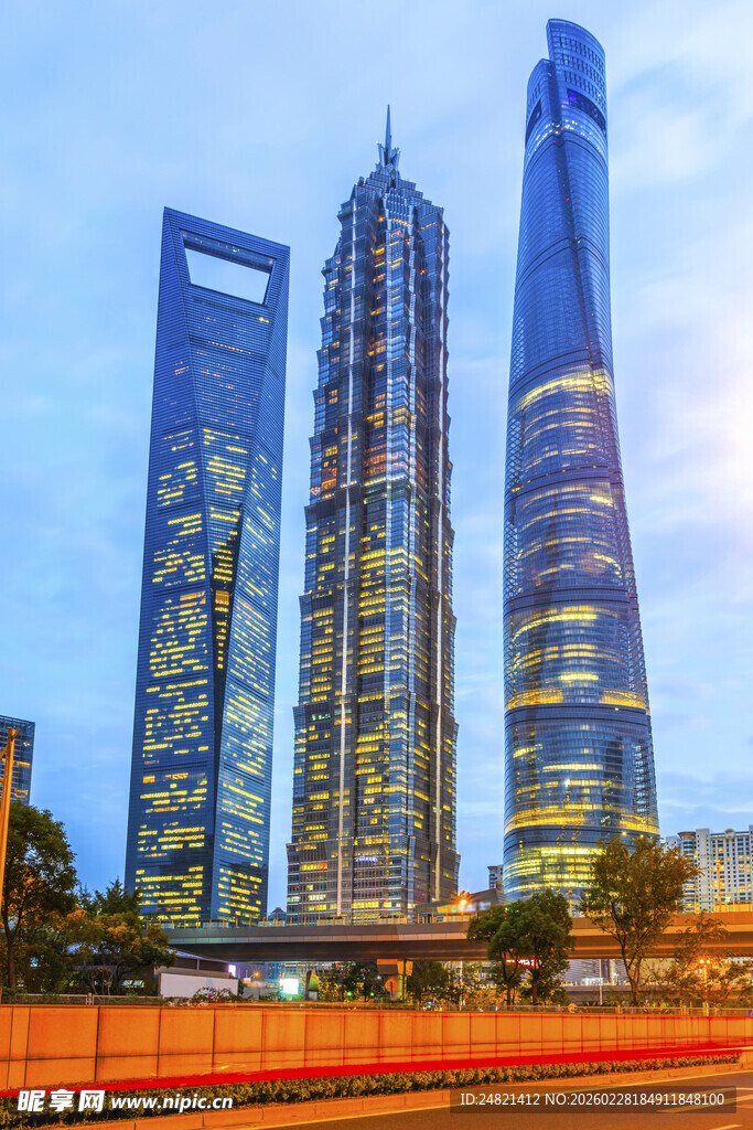 上海陆家嘴摩天大楼夜景