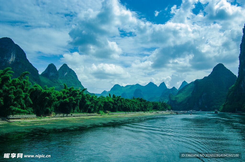 漓江山水美景如画