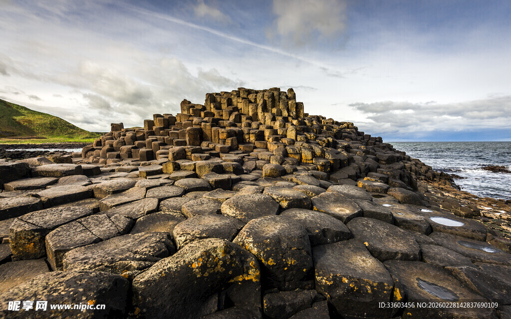 巨人之路壮观海岸岩石景观