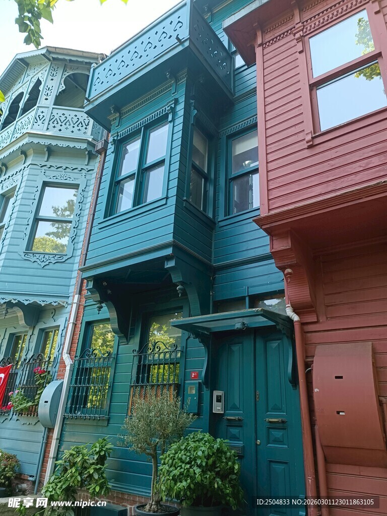 多彩复古风格的特色房屋