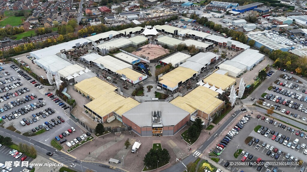 俯瞰环形建筑群