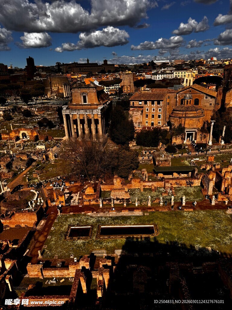 罗马古城遗址全景