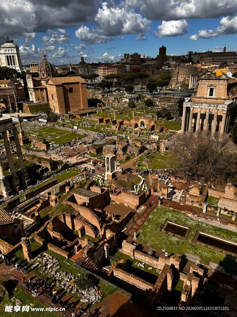 罗马古城遗址全景