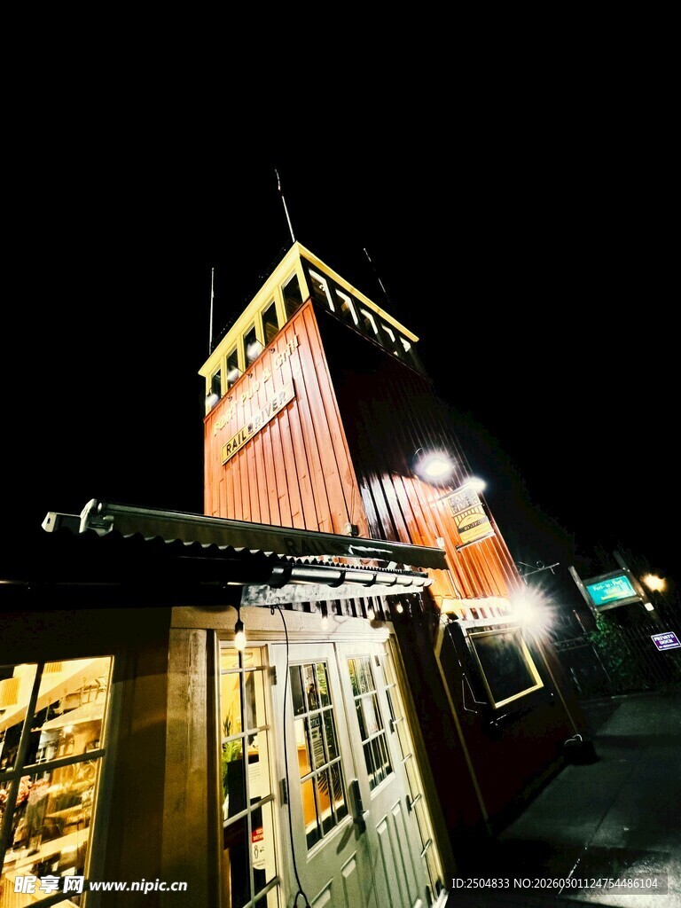 夜晚中的特色建筑
