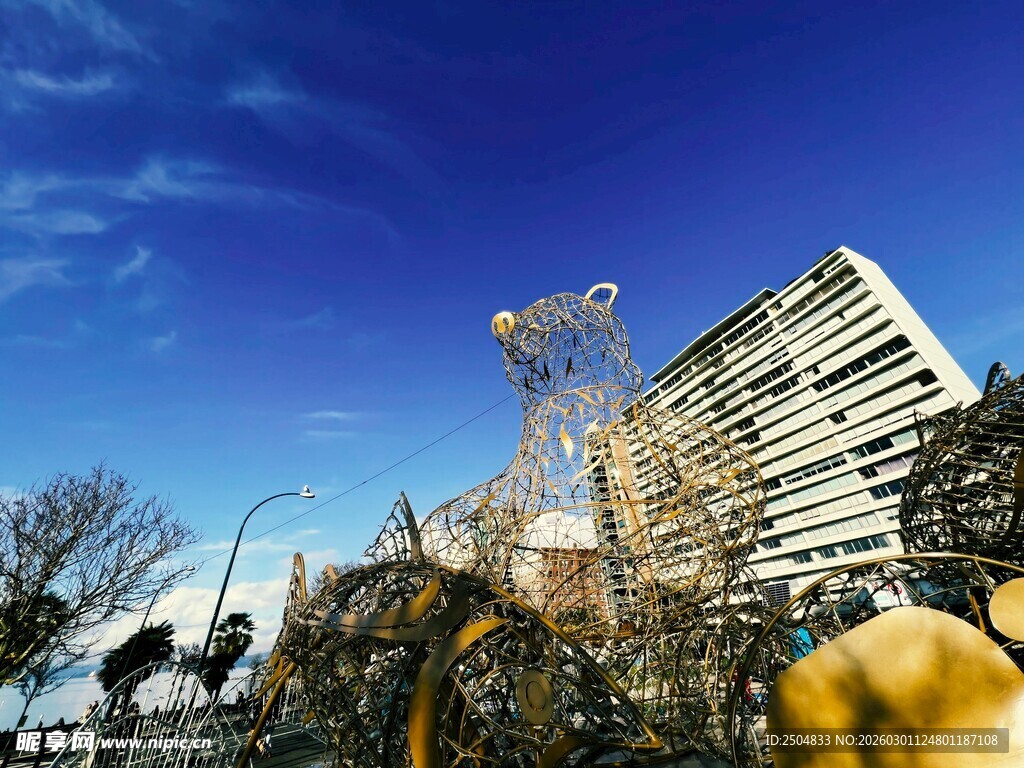 城市蓝天高楼景观